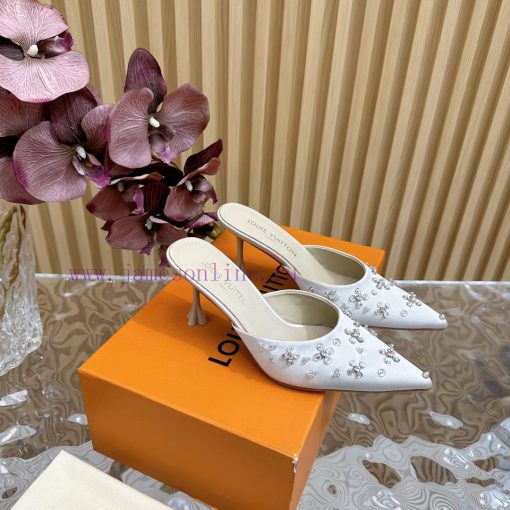 Top LV | Louis Vuitton2024 early spring new mid antique style sandals featuring rear empty sqvkxvsnf - Image 4