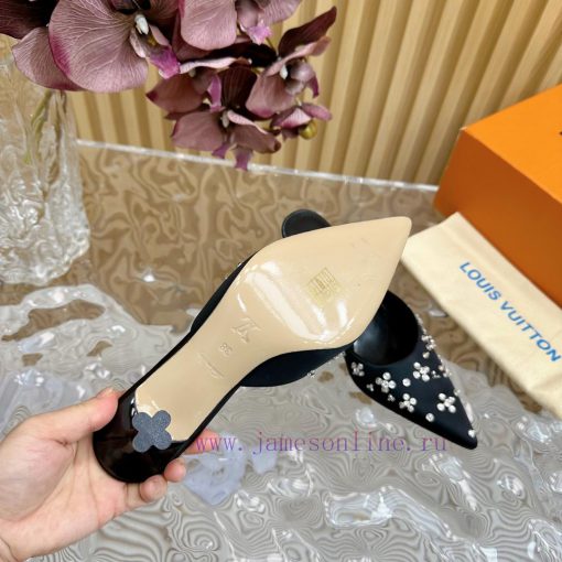Top LV | Louis Vuitton2024 early spring new mid antique style sandals featuring rear empty sa4wlb6jy - Image 10