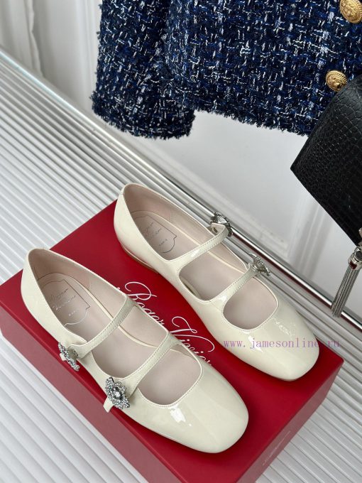 Roger Vivier | RV Classic Diamond BuckleMary Jane ShoesThe shoe upper is made of imported ca8im4i166 - Image 4