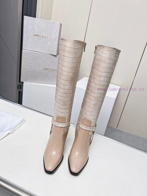 JlMMY CHOO Zhou Yangjie 2024 𝐬𝐬In 2024, live up to the spring scenery. Wear Jimmy Choo's fulu41e3a4u - Image 4