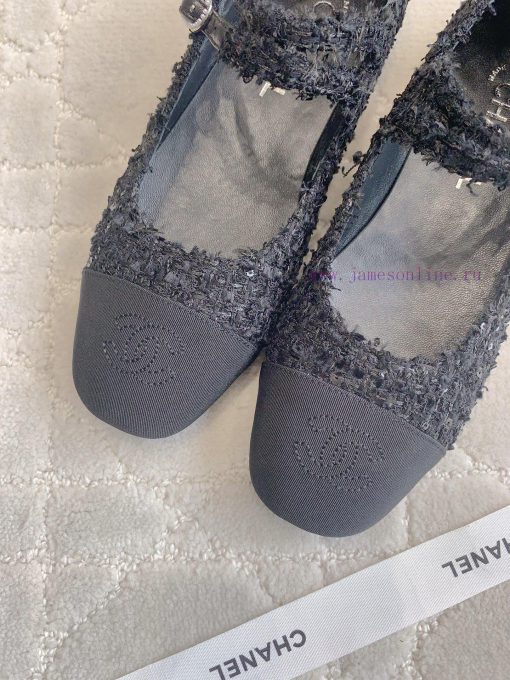 Chanel's new flat bottomed Mary Jane shoes feature classic color schemes that exude a stylis8ovaz0ty - Image 6