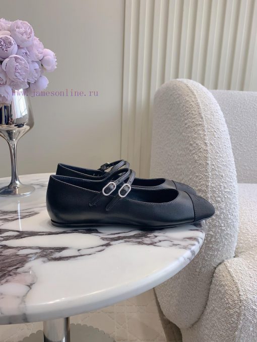 Chanel's new flat bottomed Mary Jane shoes feature classic color schemes that exude a stylisay17ipmn - Image 3