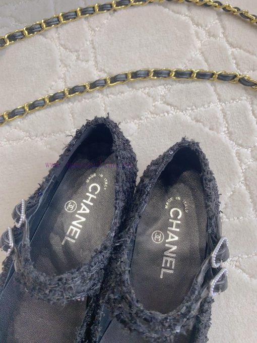 Chanel's new flat bottomed Mary Jane shoes feature classic color schemes that exude a stylis8ovaz0ty - Image 7