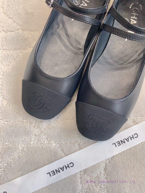 Chanel's new flat bottomed Mary Jane shoes feature classic color schemes that exude a stylisay17ipmn - Image 6