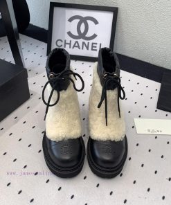 Chanel's new fur short boots are being shipped this autumn and winter. They are a must-have 8ucdafp6