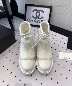 Chanel's new fur short boots are being shipped this autumn and winter. They are a must-have eao88qhm