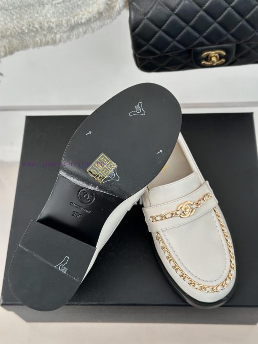 Chanel | Chanel 24K New Product Chain Double C loafersThe retro style and delicate shoe desivgnzwdk3 - Image 10