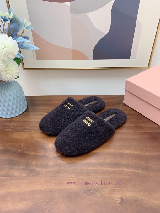 Miumiu 2024 new wool slippers ️ Sweet and fresh, it's really easy to capture the hearts of gozf1tyru - Image 3