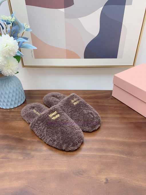 Miumiu 2024 new wool slippers ️ Sweet and fresh, it's really easy to capture the hearts of geyw88qxk - Image 4