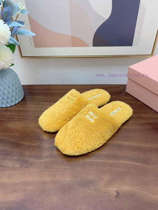 Miumiu 2024 new wool slippers ️ Sweet and fresh, it's really easy to capture the hearts of g9j0kiwy5 - Image 3