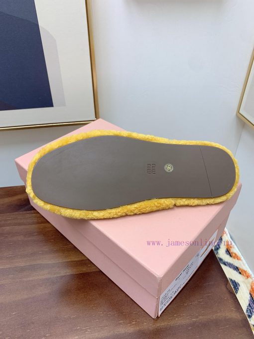 Miumiu 2024 new wool slippers ️ Sweet and fresh, it's really easy to capture the hearts of g9j0kiwy5 - Image 9