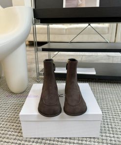 The row can series flat bottomed round toe short bootsThe Canel series flat shoes are belid8ke41g4