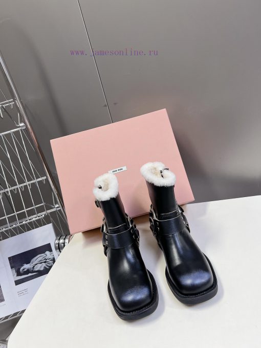Top tier Miumiu autumn and winter limited edition walking bootsOne of the most worthwhile boryoombxr