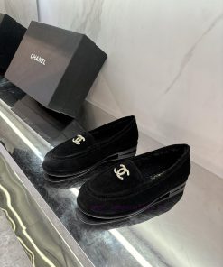 The new Chanel 24 wool loafers are furry, soft, sticky, warm, and fashionable, making them ehysll7me