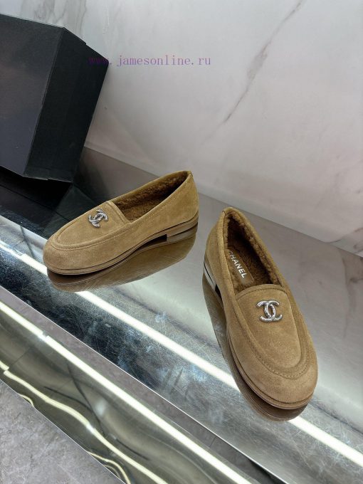 The new Chanel 24 wool loafers are furry, soft, sticky, warm, and fashionable, making them e0kyeggx3 - Image 3