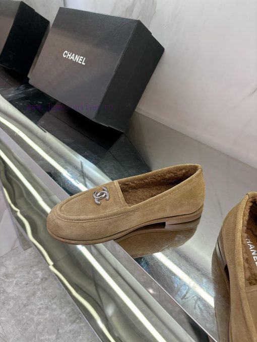 The new Chanel 24 wool loafers are furry, soft, sticky, warm, and fashionable, making them e0kyeggx3 - Image 5