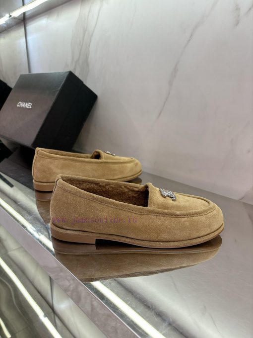 The new Chanel 24 wool loafers are furry, soft, sticky, warm, and fashionable, making them e0kyeggx3 - Image 6