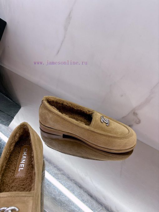 The new Chanel 24 wool loafers are furry, soft, sticky, warm, and fashionable, making them e0kyeggx3 - Image 7