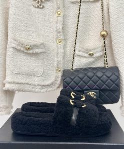 Chanel | Chanel Classic Metal Double C Hairy SlippersThe "First to Wear" series of walking s04mq9tgg