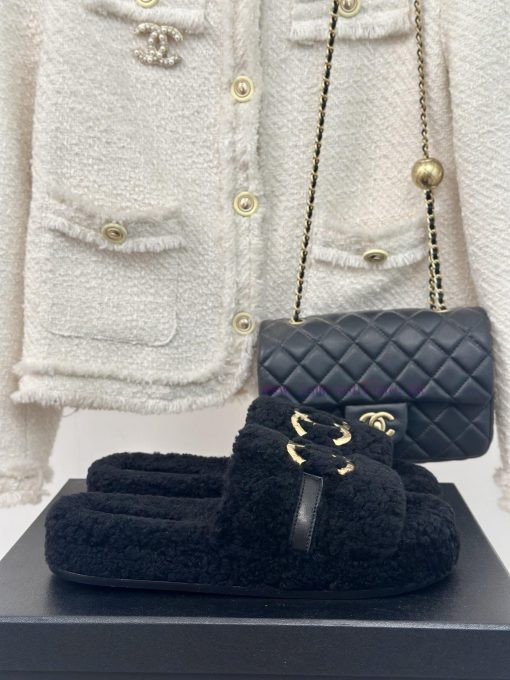 Chanel | Chanel Classic Metal Double C Hairy SlippersThe "First to Wear" series of walking s04mq9tgg