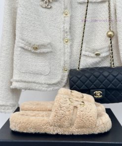 Chanel | Chanel Classic Metal Double C Hairy SlippersThe "First to Wear" series of walking sr7kzvugj