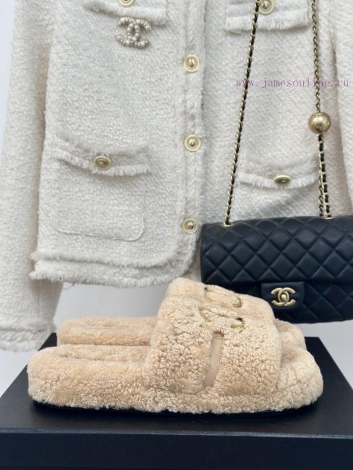 Chanel | Chanel Classic Metal Double C Hairy SlippersThe "First to Wear" series of walking sr7kzvugj