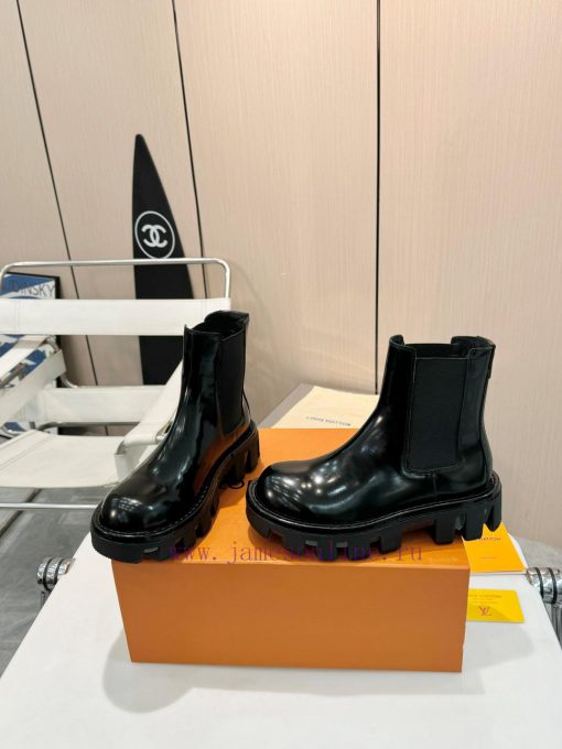 Couple style LV Louis Vuitton boots are coming in one goClassic never goes out of style, wit83txsas3 - Image 3