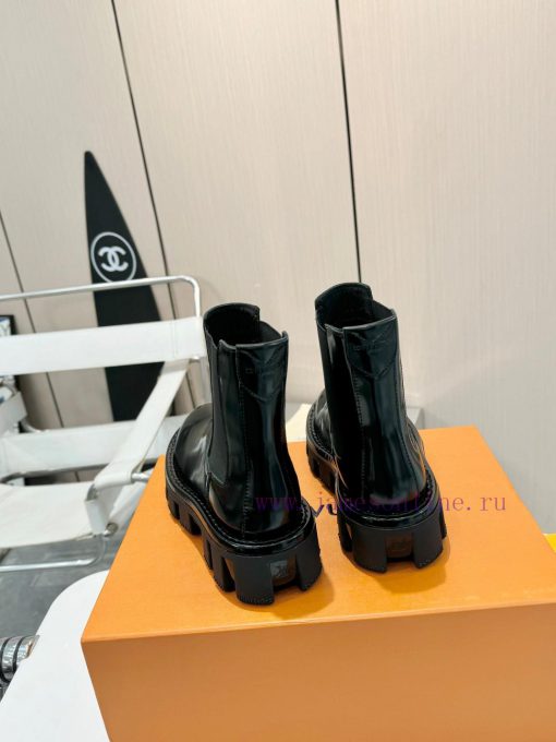 Couple style LV Louis Vuitton boots are coming in one goClassic never goes out of style, wit83txsas3 - Image 7