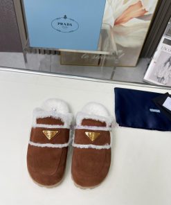 Prada hairy slippersClassic triangle logo plush women's drag, lazy and comfortable styleTher2r0jo7jy