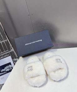 Alexander Wang's wool slippers are so beautiful~It's hard not to love themBLING BLING autumns6k6qgd4