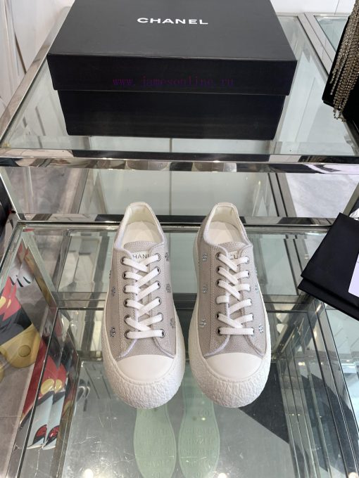 CHANEL 24ss Spring/Summer Big Head Sole with a slightly flared and cute design. The fashiona82any6a9