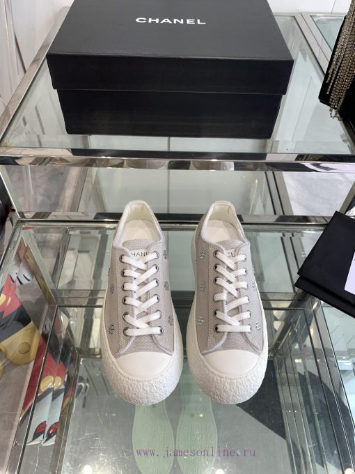 CHANEL 24ss Spring/Summer Big Head Sole with a slightly flared and cute design. The fashiona82any6a9 - Image 2