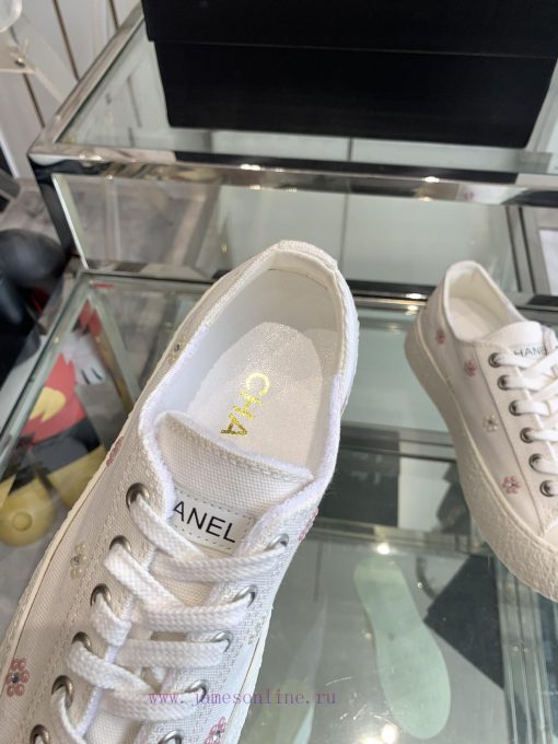 CHANEL 24ss Spring/Summer Big Head Sole with a slightly flared and cute design. The fashionap0e99qs5 - Image 5