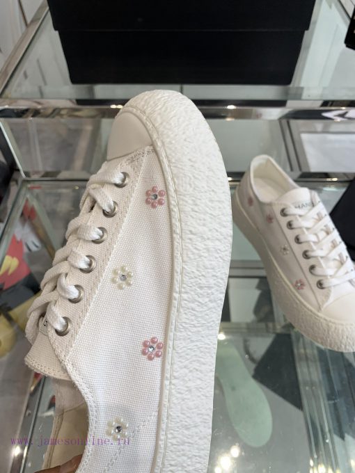 CHANEL 24ss Spring/Summer Big Head Sole with a slightly flared and cute design. The fashionap0e99qs5 - Image 7
