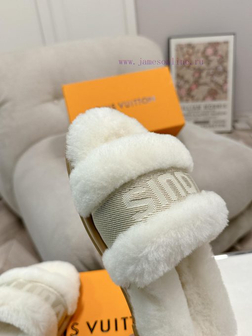 024 𝐋𝐨𝐮𝐢𝐬𝐕𝐮𝐢𝐭𝐭𝐨𝐧 Top of the line autumn and winter sheep disease starry sky series with last490oy1xm - Image 5