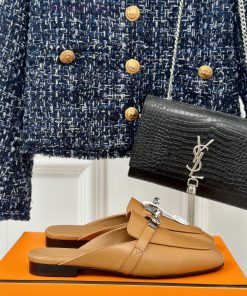HERME * Classic Kelly Buckle Muller Half DragNo need to go door-to-door to compare, the highdj6em5ji