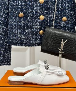 HERME * Classic Kelly Buckle Muller Half DragNo need to go door-to-door to compare, the highh6phmzvj