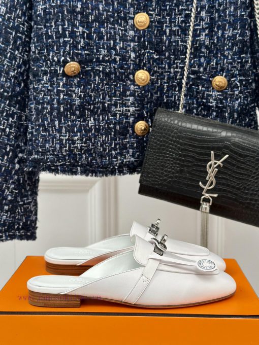 HERME * Classic Kelly Buckle Muller Half DragNo need to go door-to-door to compare, the highh6phmzvj
