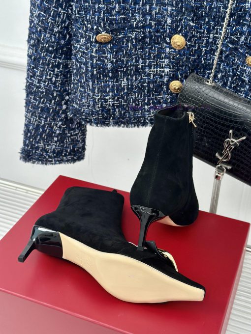 Roger Vivier | RV Classic Autumn/WinterHigh heeled square buckle short boots seriesThe shoe hodrgf5k - Image 10