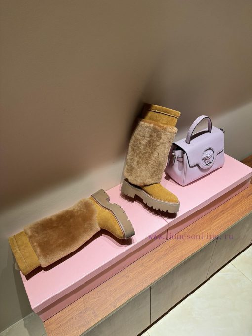 Celine ｜ How could there be a cute and adorable teddy boot duckThis pair of boots captured mnyhab8q0 - Image 2