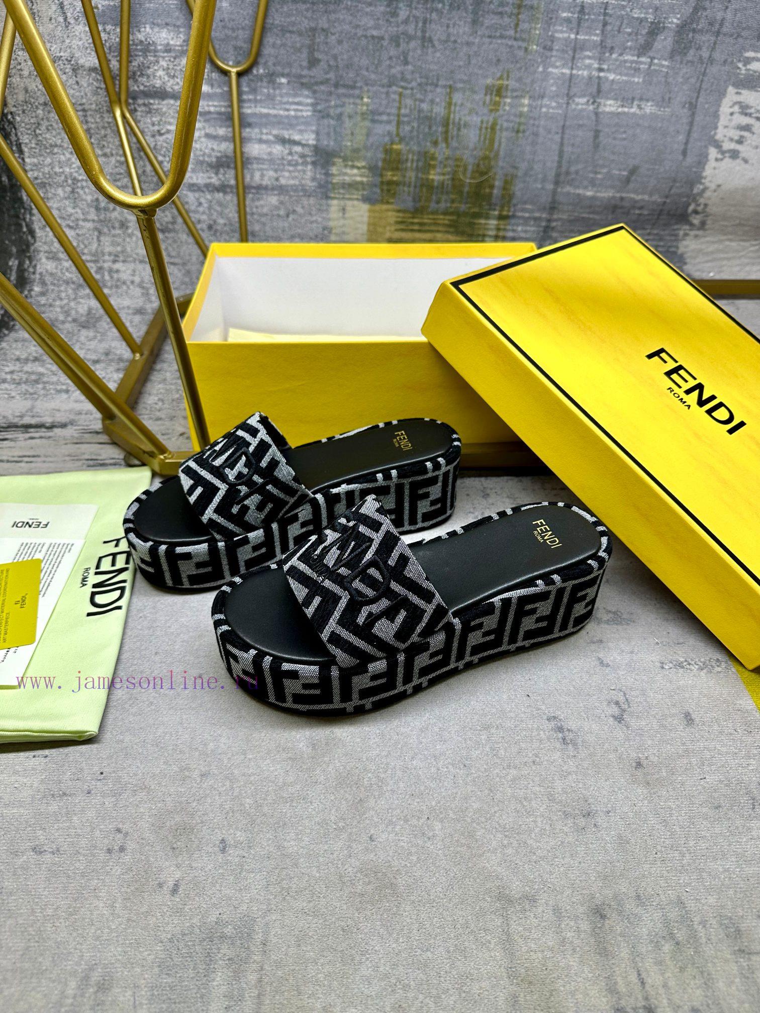 FENDI's latest popular broadband thick soled slippers are made of grey denim material with thhfcbx9l - Image 3