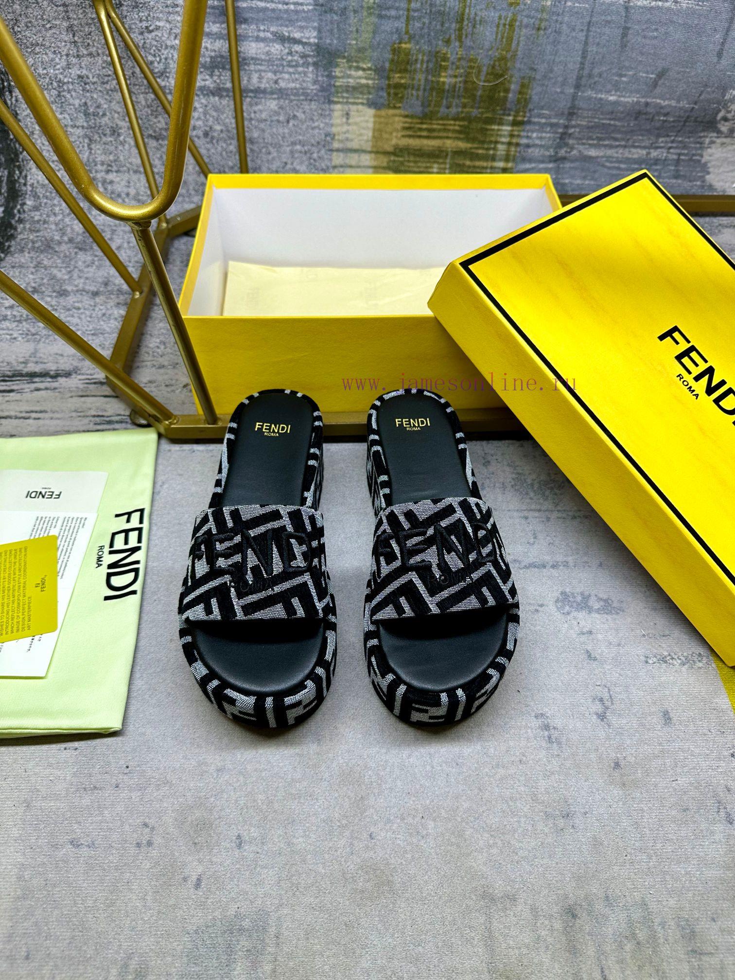 FENDI's latest popular broadband thick soled slippers are made of grey denim material with thhfcbx9l - Image 4