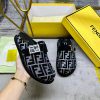 FENDI's latest popular half pack slippers with FF decorative buckle, gray denim material decwwym7v4e