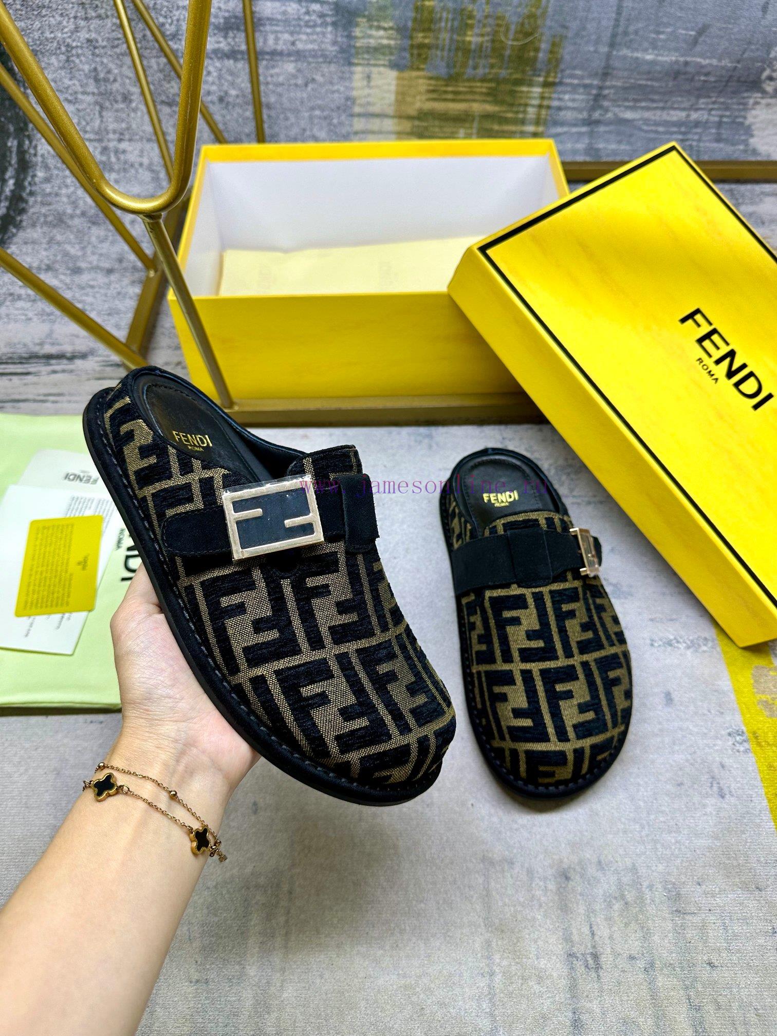 FENDI's latest popular half pack slippers with FF decorative buckle, brown denim material deqau80due