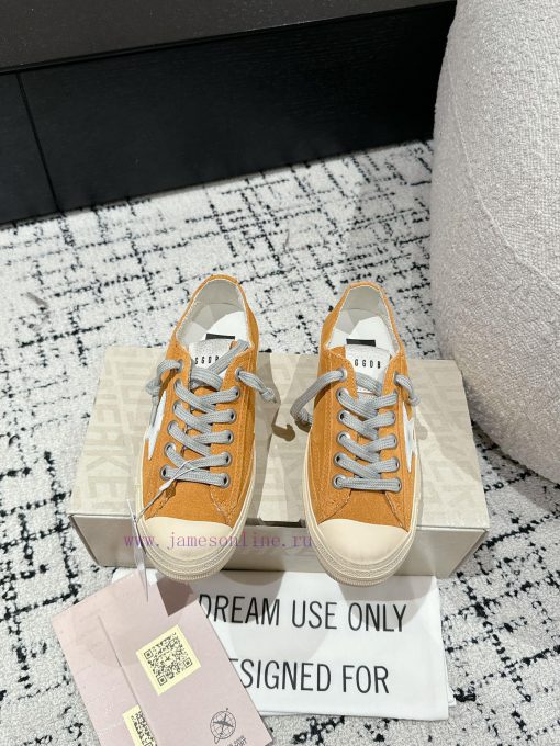 Top Couple Style𝐆𝐨𝐥𝐝𝐞𝐧𝐆𝐨𝐬𝐞𝐒𝐮𝐩𝐞𝐫𝐬𝐭𝐚𝐫 | Golden Goose Deluxe Brand 24/New Apricot Skin White St5p60mpvm - Image 2