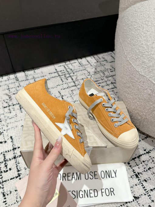 Top Couple Style𝐆𝐨𝐥𝐝𝐞𝐧𝐆𝐨𝐬𝐞𝐒𝐮𝐩𝐞𝐫𝐬𝐭𝐚𝐫 | Golden Goose Deluxe Brand 24/New Apricot Skin White St5p60mpvm - Image 5