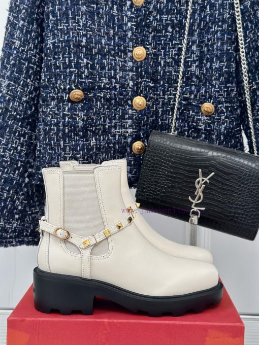 Valentino | Valentino Classic Autumn/WinterNew rivet thick soled short bootsThe favorite ite98t8dgp7 - Image 2