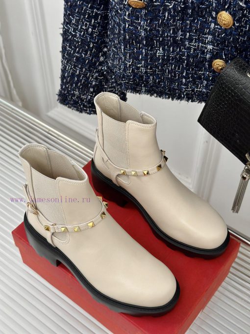 Valentino | Valentino Classic Autumn/WinterNew rivet thick soled short bootsThe favorite ite98t8dgp7 - Image 5