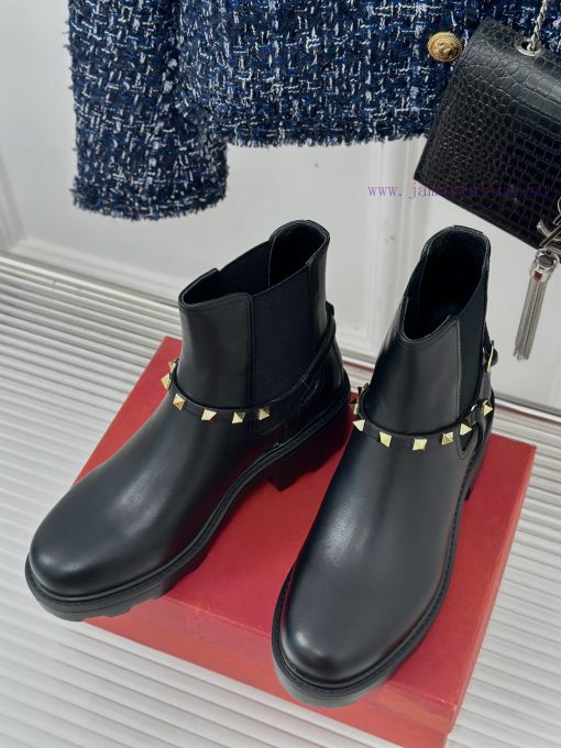 Valentino | Valentino Classic Autumn/WinterNew rivet thick soled short bootsThe favorite ite4w4s85rn - Image 3