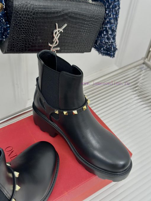 Valentino | Valentino Classic Autumn/WinterNew rivet thick soled short bootsThe favorite ite4w4s85rn - Image 6